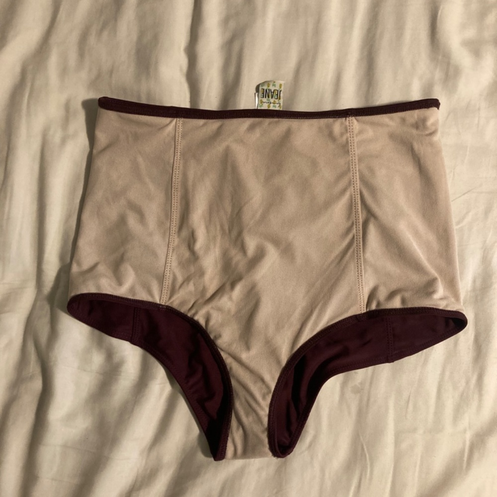 Kortni Jeane High Waisted Ruffle Bottoms - Picture 4 of 5